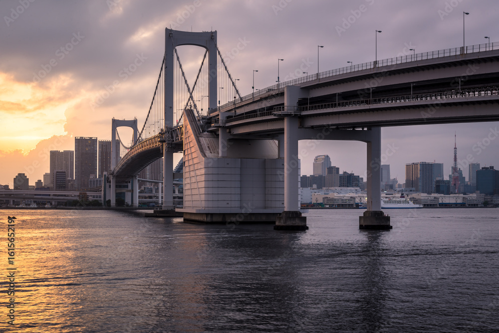 Sunset glow in Tokyo Bay - 東京湾の夕焼け１