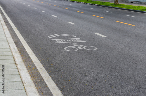 Wallpaper Mural Sharing lane for bicycle Torontodigital.ca