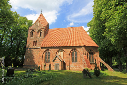 Dorf Mecklenburg: Gotische Dorfkirche (14. Jh., Mecklenburg-Vorpommern)