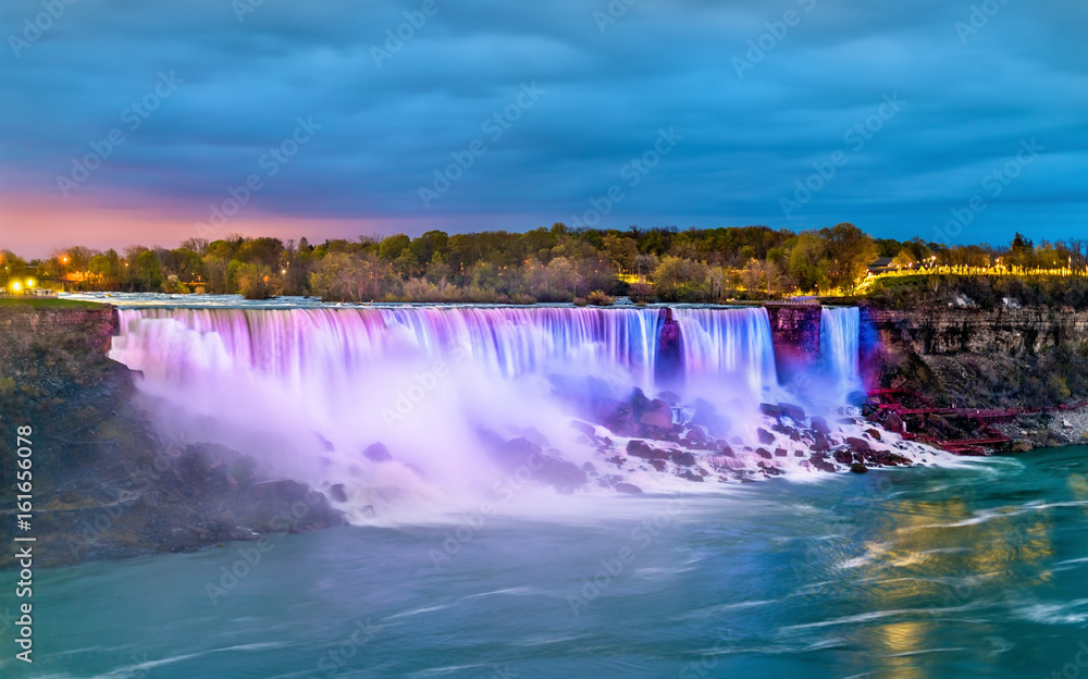 The American Falls and the Bridal Veil Falls at Niagara Falls as seen from Canada