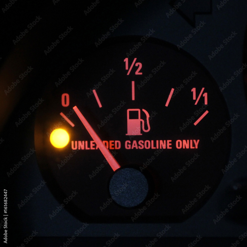 Naklejka premium Low fuel