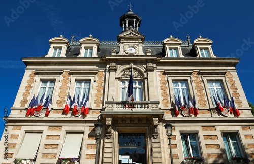 Obraz na plátne The city hall of Maisons Laffitte town,near Paris, France.