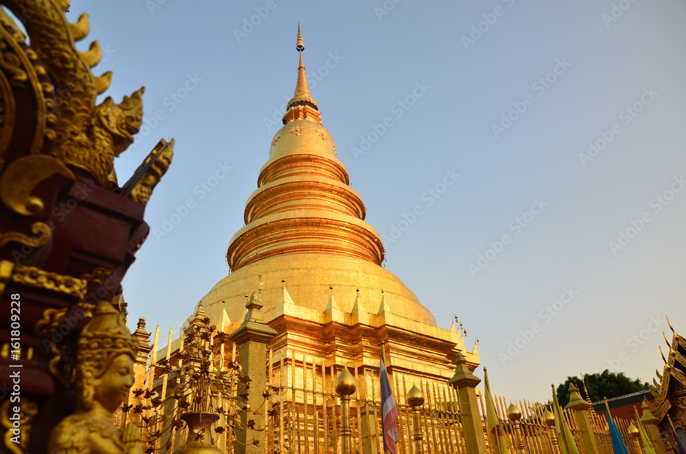 Fototapeta premium Pagoda in Wat Phra That Hariphunchai at Lamphun north of Thailand