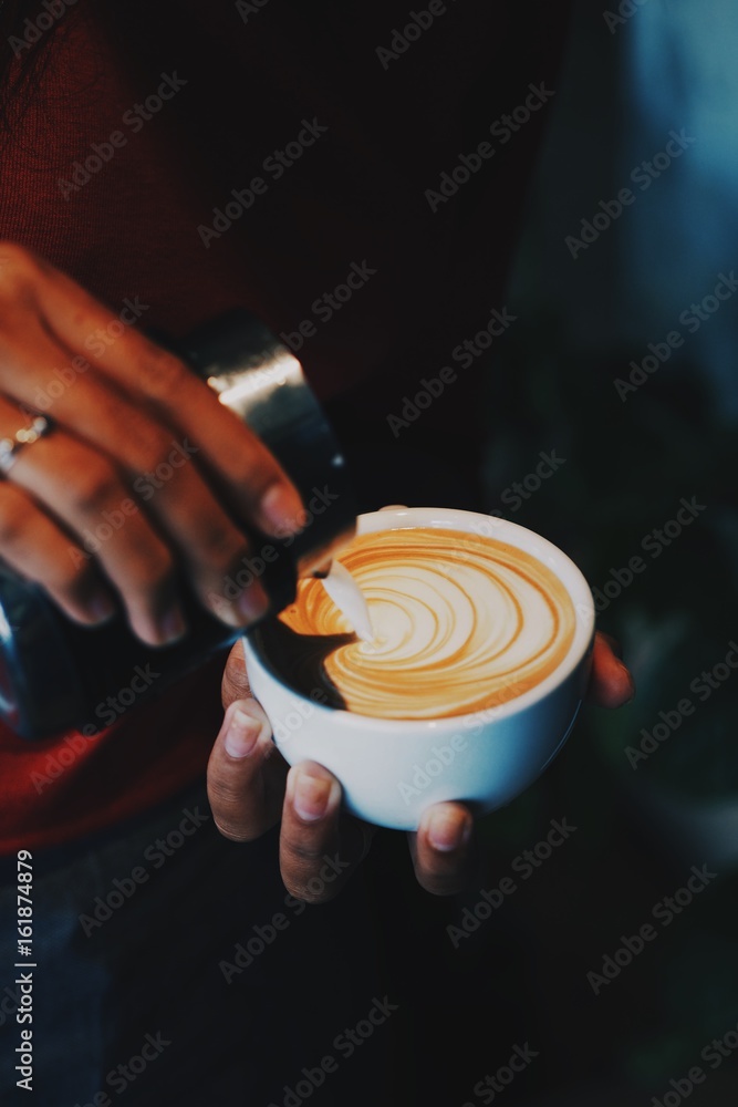 Fototapeta kawa latte art autorstwa mistrza kawy