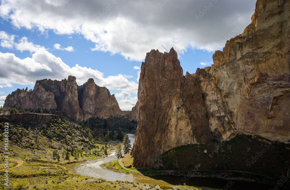 River and Rugged Landscape of Smith Rock State Park River and Rugged Landscape of Smith Rock State Park