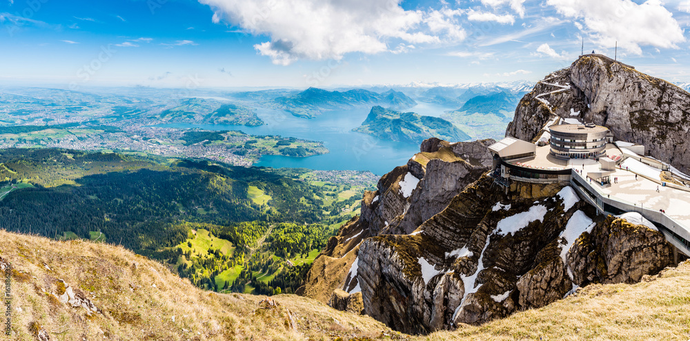 Fototapeta premium Panorama, Pilatus Kulm, Gipfel über dem Vierwaldstättersee, Schweiz, Europa