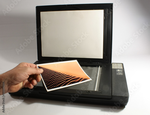 Scanner Aperto Con Foto 2017