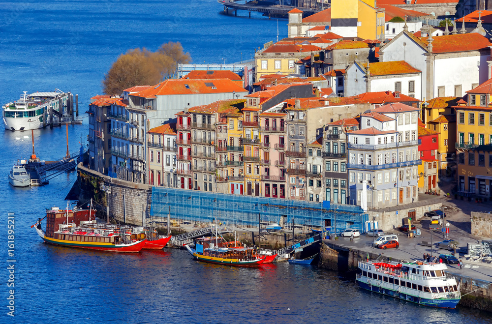 Porto. Aerial view of the city. - obrazy, fototapety, plakaty 
