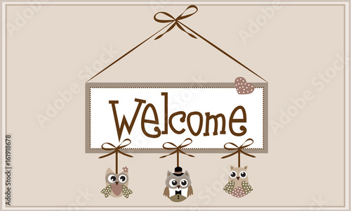 Welcome cartel con búhos.