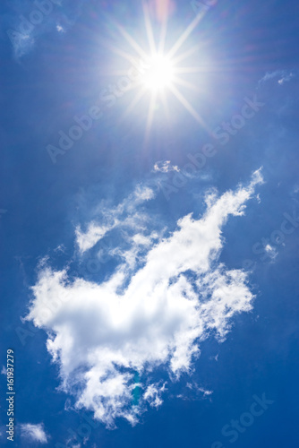 Sommer Sonne Himmel Blau Wolken Hintergrund