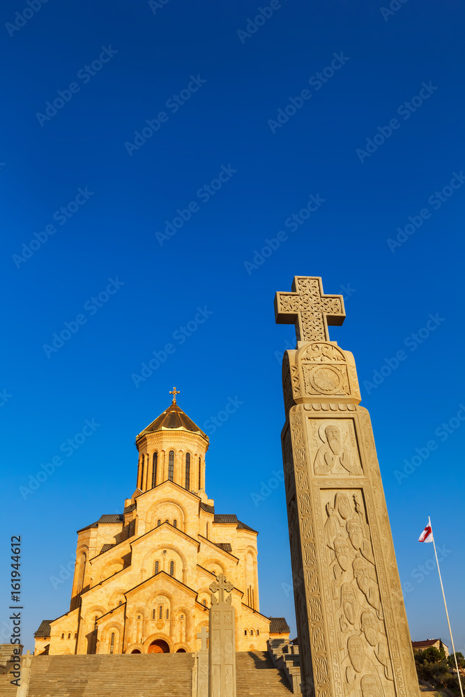 Fototapeta premium Tbilisi, Georgia - 8 October 2016: Main view Tbilisi Sameba Cathedral (Holy Trinity) biggest Orthodox Cathedral in Caucasus