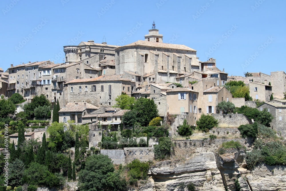 Gordes, classé plus beau village de France en Provence dans le Vaucluse