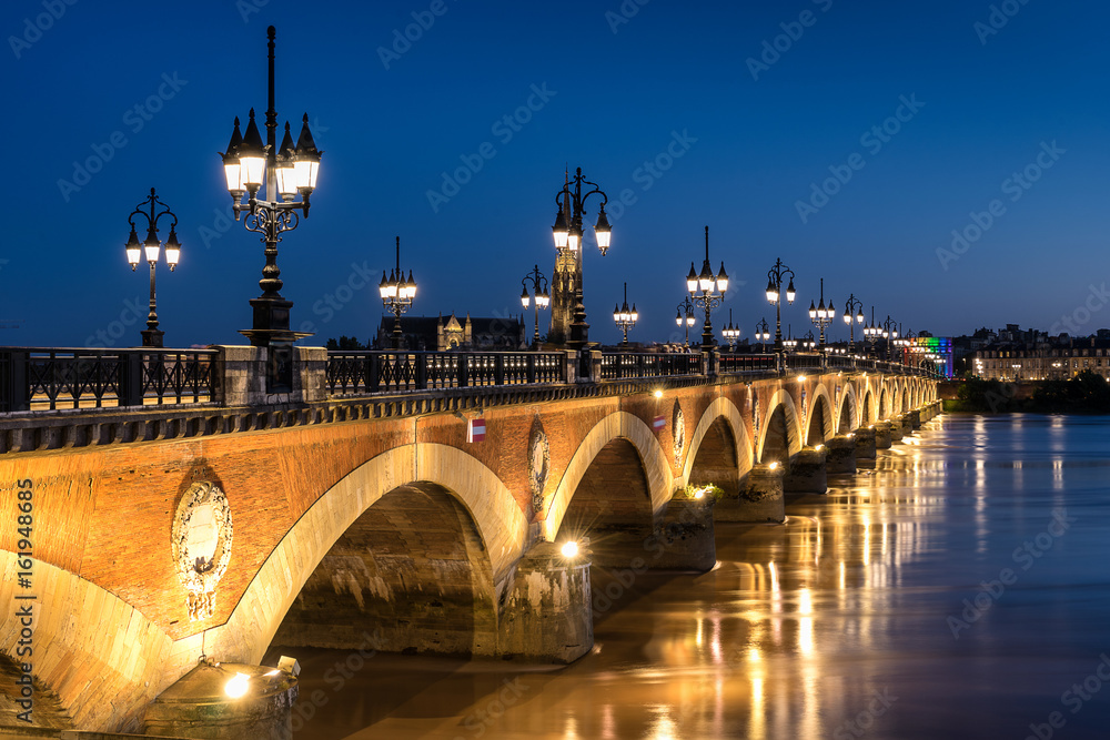 Pont de Pierre on the Garonne river in Bordeaux
