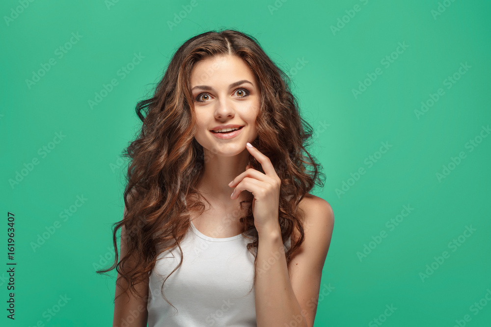 Shocking Lady Portrait of young woman with shocked facial expression Stock Photo ...