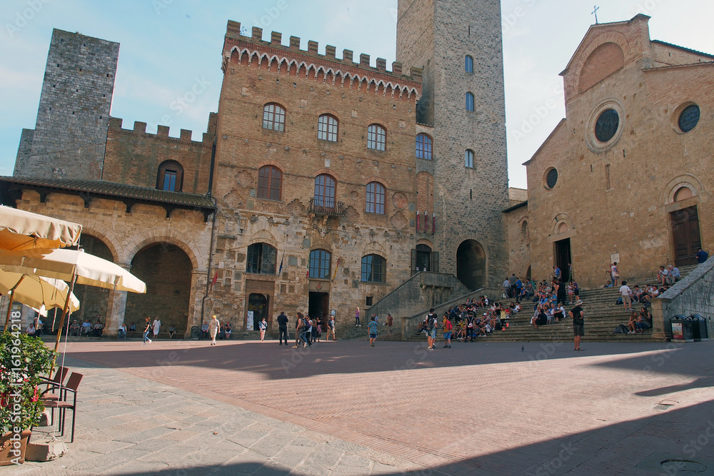 Der Domplatz von San Gimignano