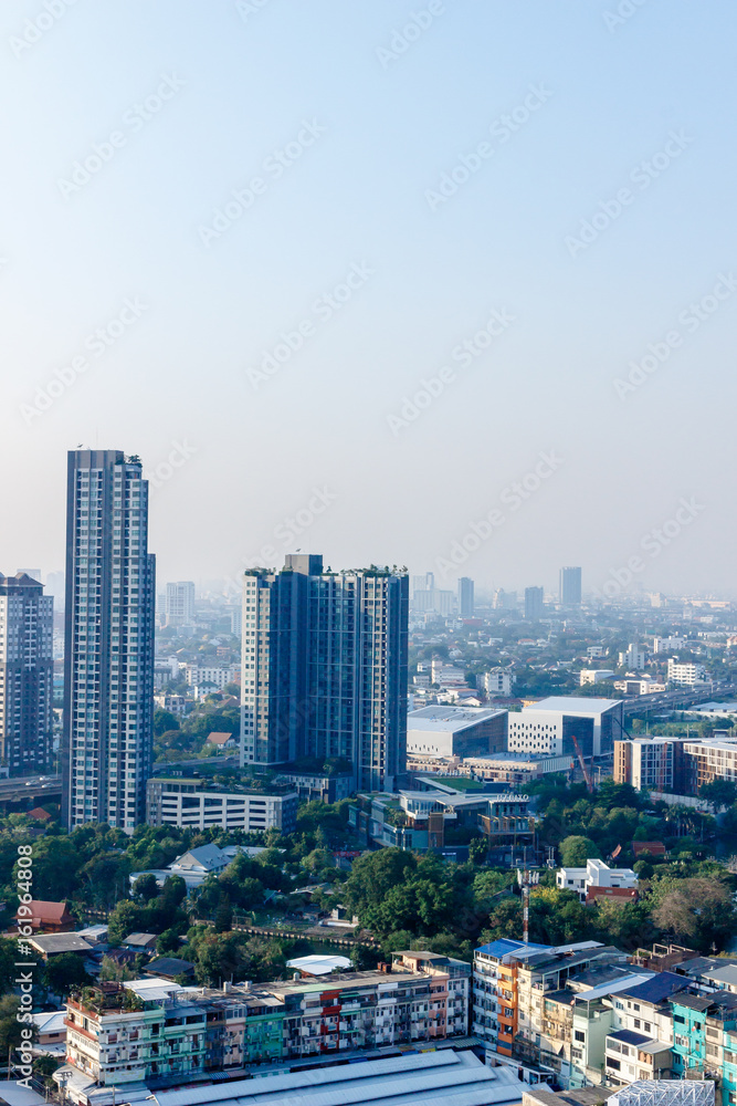 Obraz premium バンコク オンヌットエリアビル群