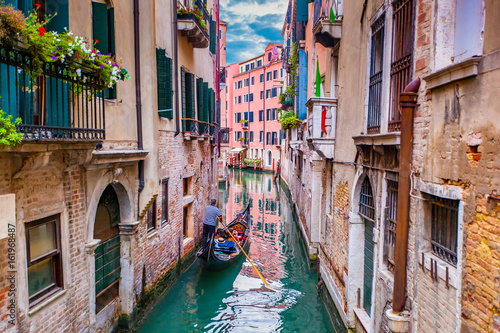 Leinwand Poster Gondola in Venice, Italy