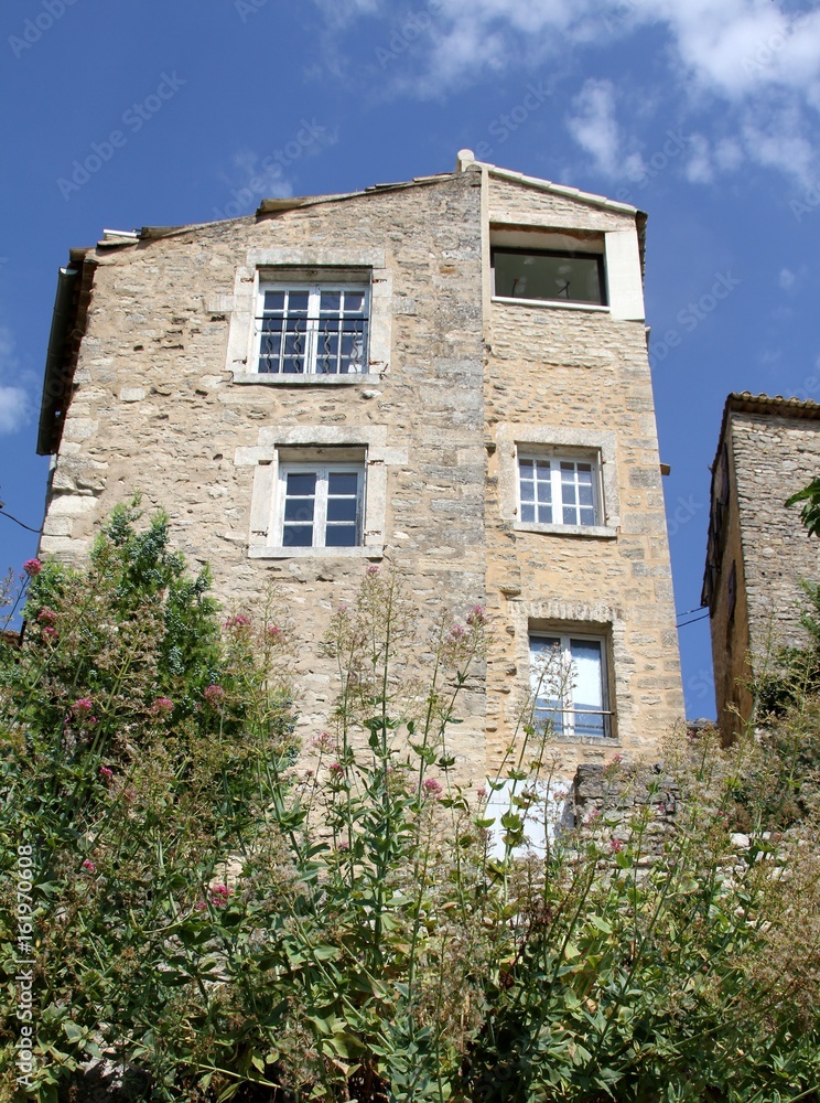 Gordes,plus beau village de France dans le Vaucluse