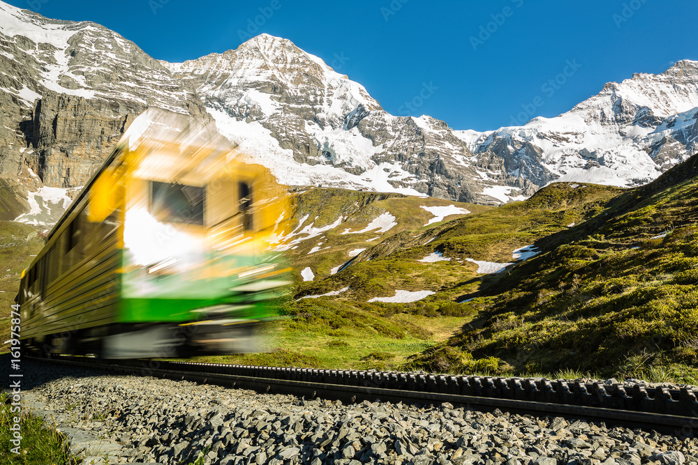 Naklejka premium Chemin de fer à crémaillère en Suisse