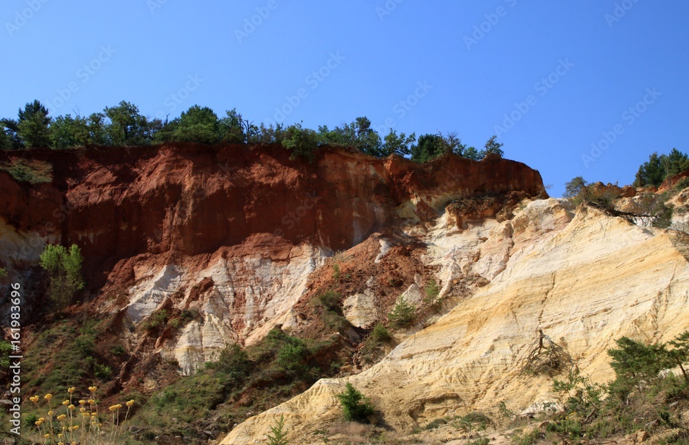 Fototapeta premium Le Colorado de Rustrel en Provence dans le Vaucluse