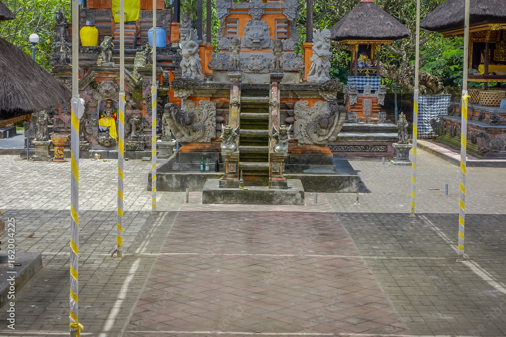 Fototapeta BALI, INDONESIA - MARCH 05, 2017: Hall of Pura Ulun Danu Bratan temple on Bali island, Indonesia