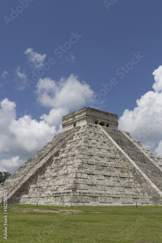 Chichen Itza El Castillo Kukuklan Temple  acient culture  Mexico Yukatan.