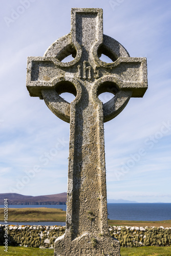 Celtic Cross Trumpan photo