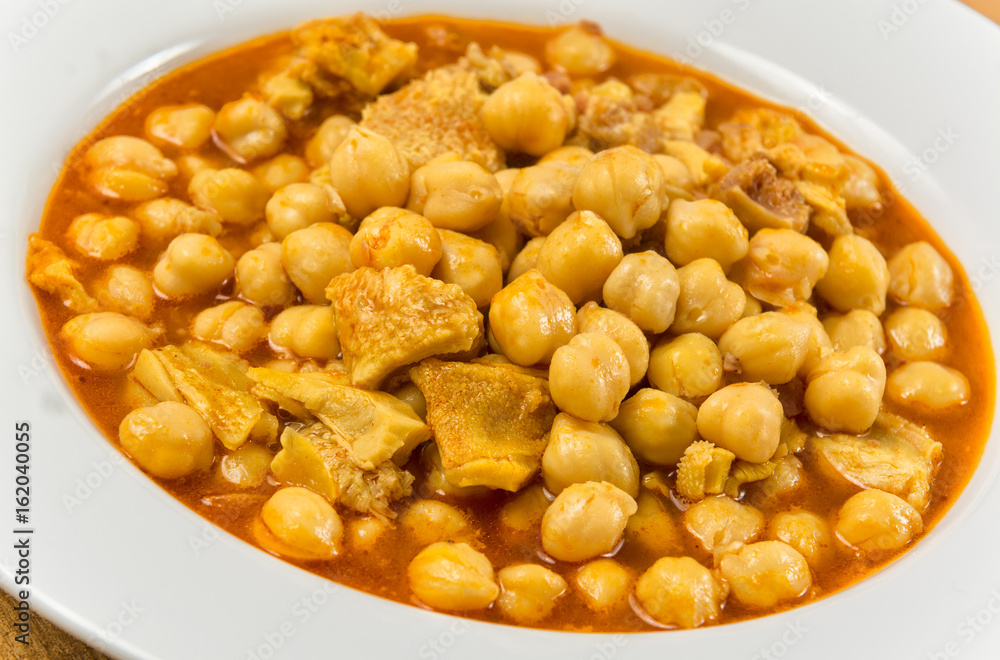 Garbanzos con callos de ternera Garbanzos con callos de ternera