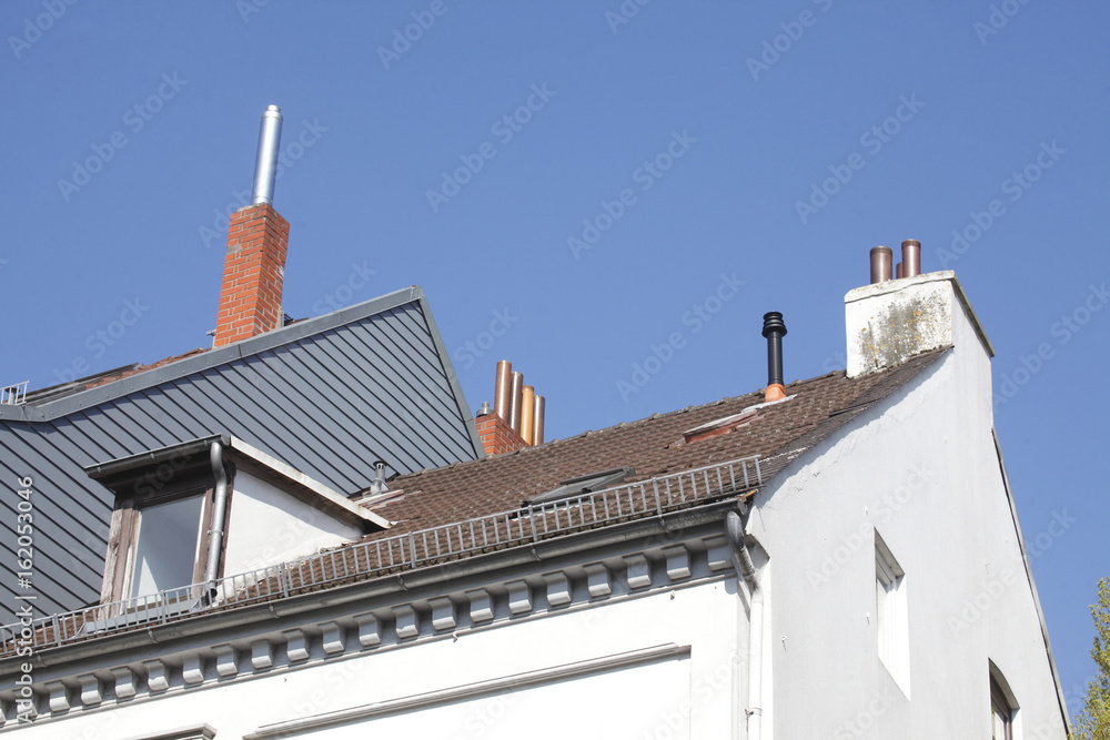 Dach, Dachltreppe, Schornsteine