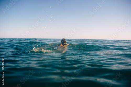 the girl in the sea photo