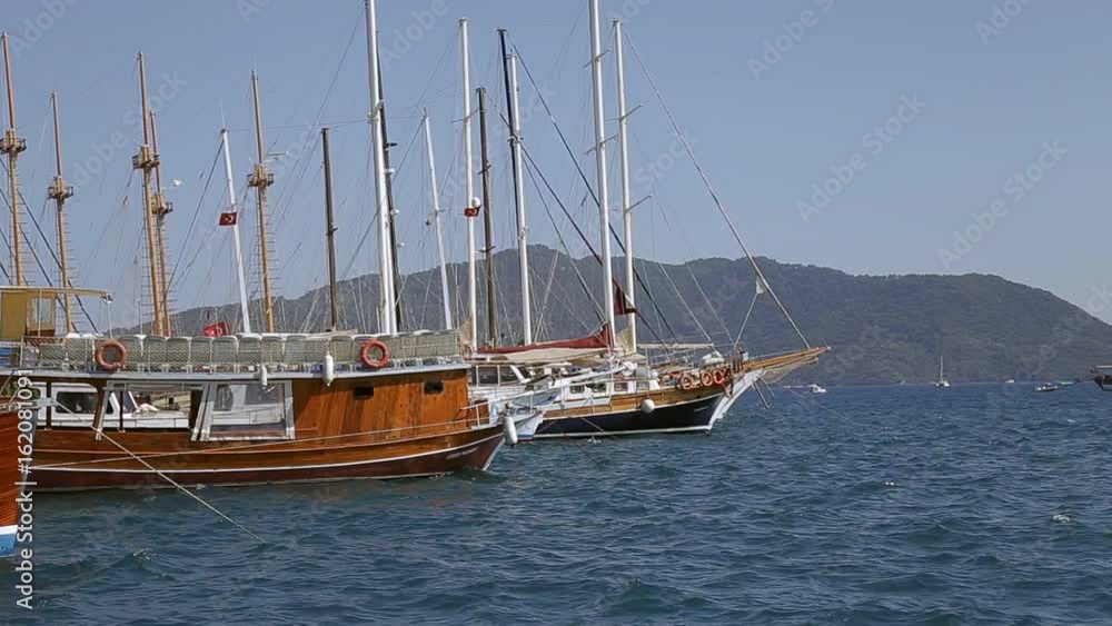 The ship is on the sea The ship is on the sea