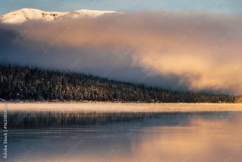 Fototapeta premium Winter sunrise at Donner Lake, California.