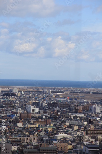 SS30展望台から仙台市越しに見る海・水平線(宮城県) © misumaru51shingo