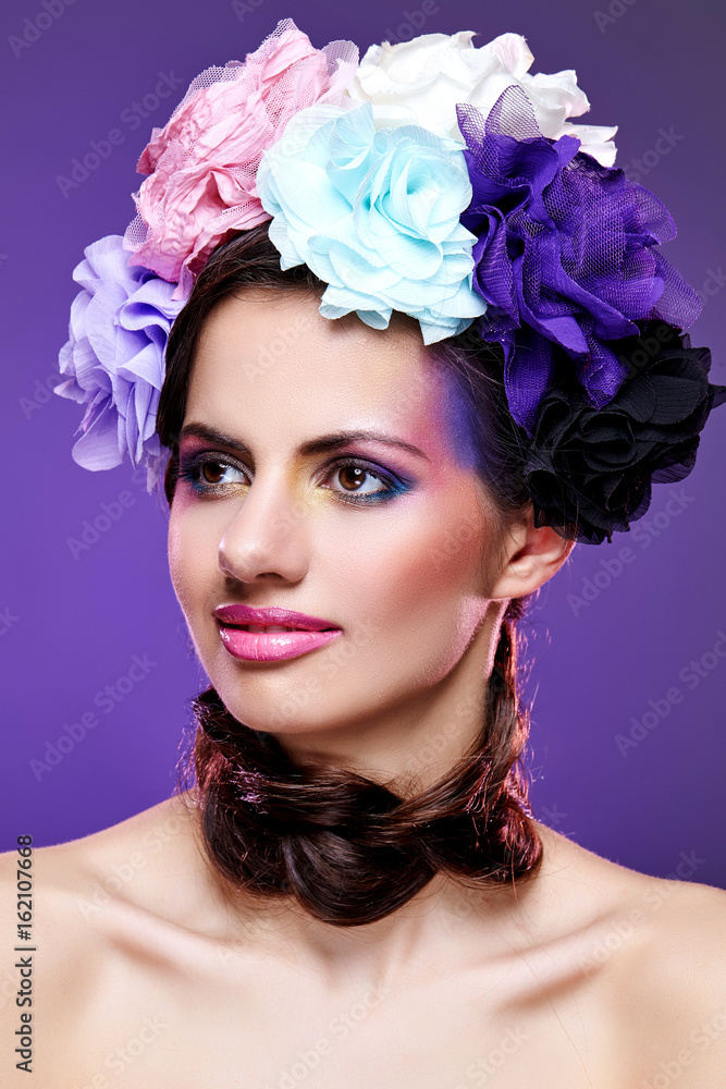 Naklejka premium beautiful girl with purple makeup