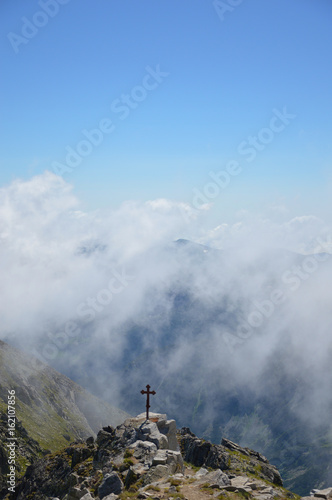 Obraz na płótnie Musala Peak in clouds w salonie