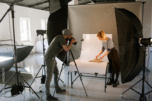 Фотография Creative team shooting commercials