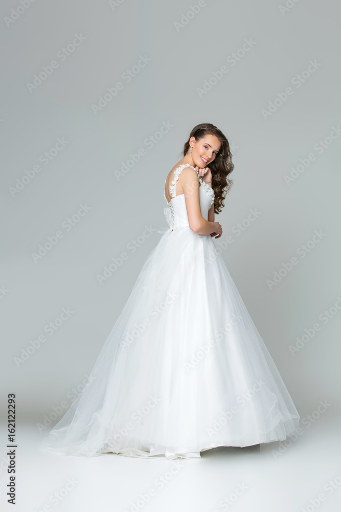 Naklejka premium Beautiful young bride girl
