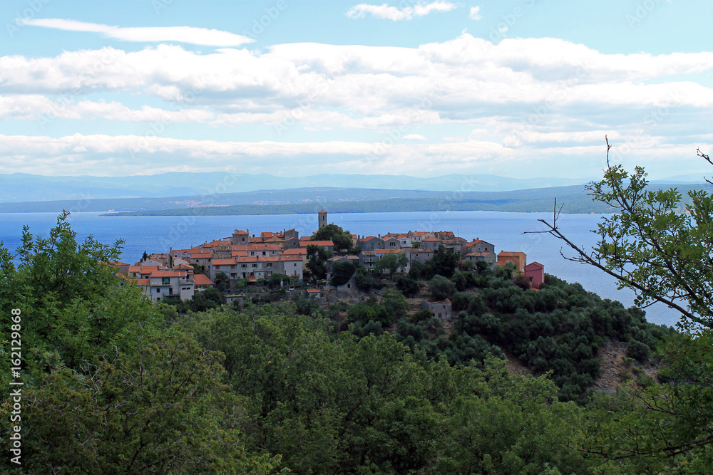 Das kleine Bergdorf Beli, auf der Insel Cres, Kroatien