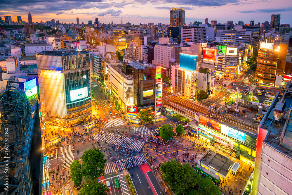 Naklejka premium Shibuya Crossing z widoku z góry w Tokio