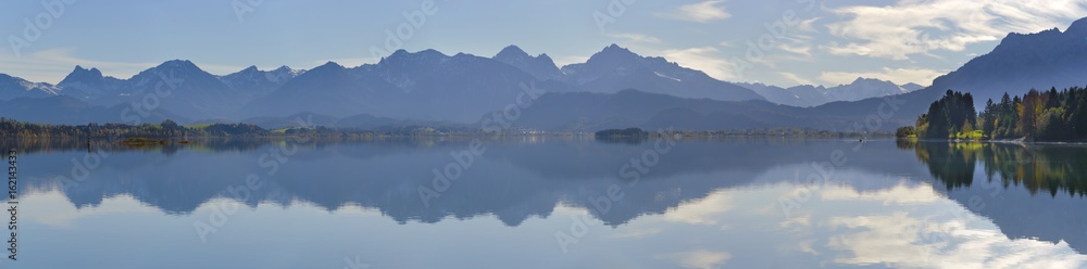 Panorama Landschaft am Forggensee in Bayern