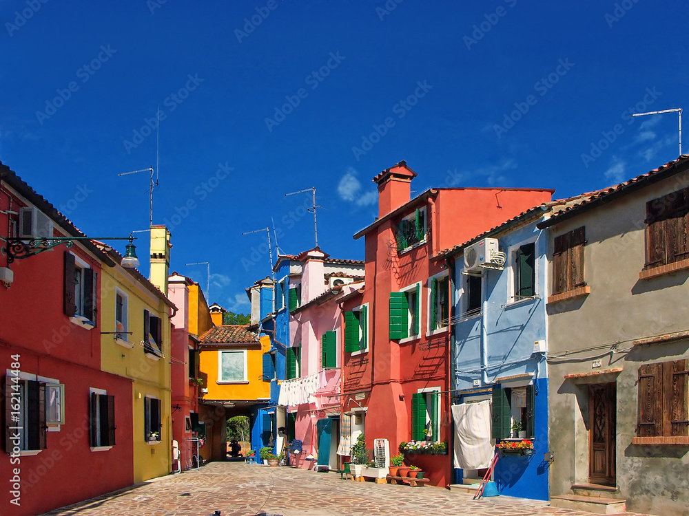 Burano mit seinen farbigen Häusern