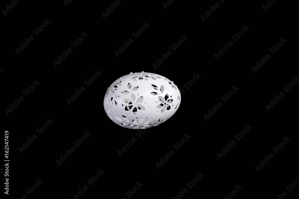 Easter hen's egg with carving. Easter hen's egg with carving.