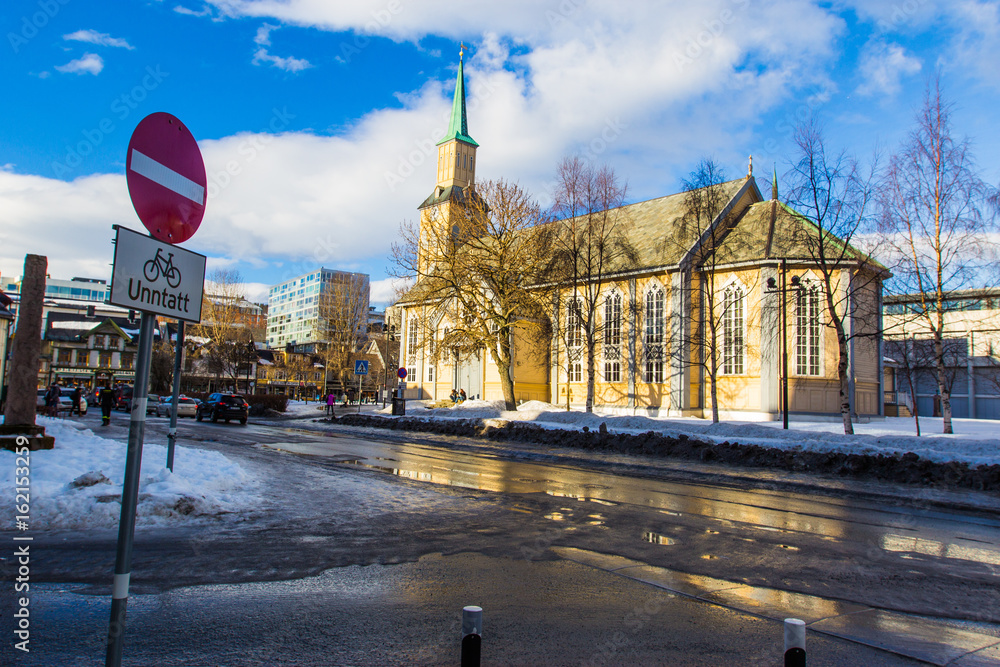 Obraz premium church inside tromso city