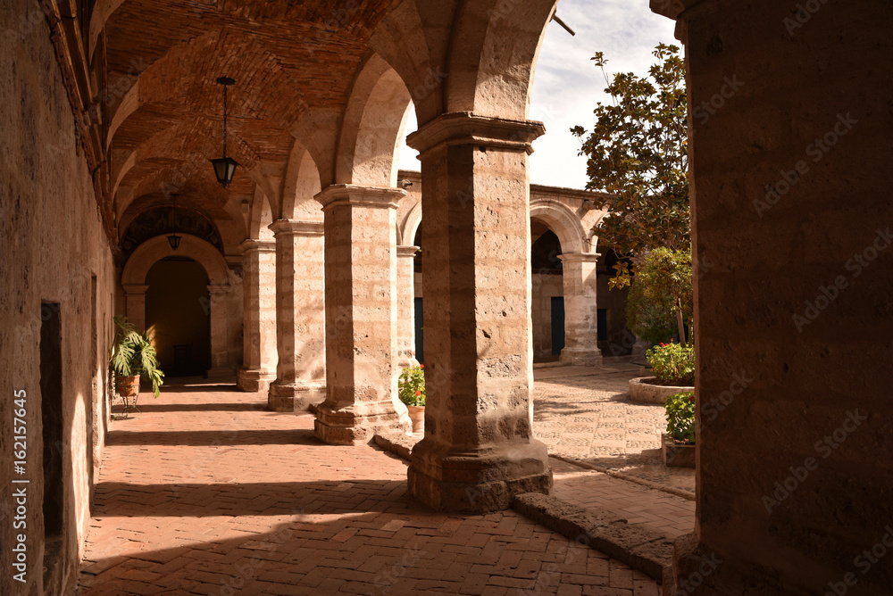 Cloître du monastère Santa Catalina à Arequipa au Pérou