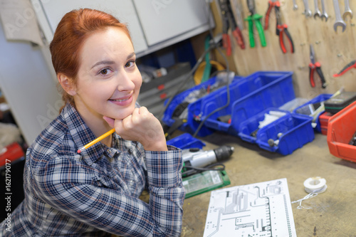 Картината върху платно the hobby of inventing something