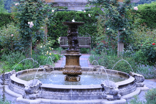 英国庭園の噴水