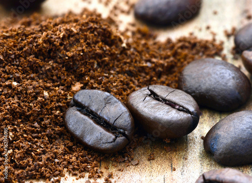 Geröstete Kaffeebohnen, Nahaufnahme, Foodstyling