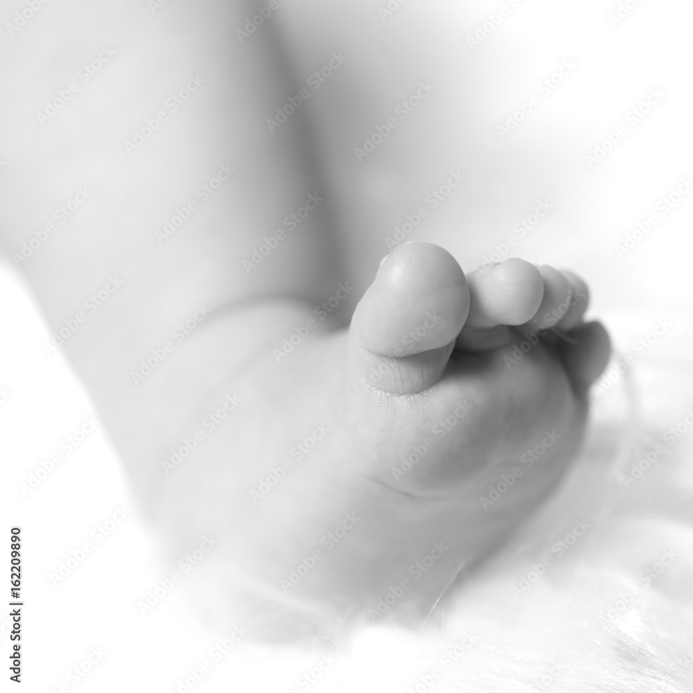 Obraz premium Baby feet - selective focus