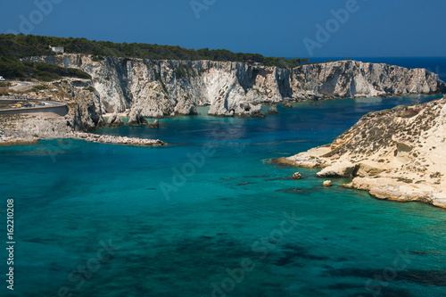 Mare cristallino e turchese delle isole Tremiti nel parco nazionale del Gargano, Puglia, Italia