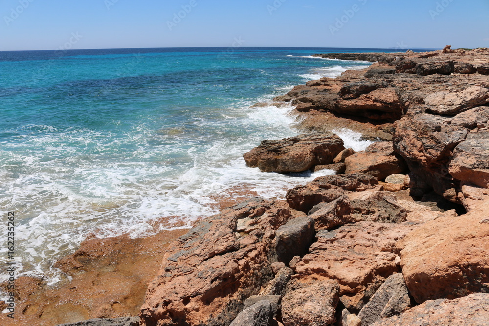 Meeres Strand (Wasserwellen und Steine)